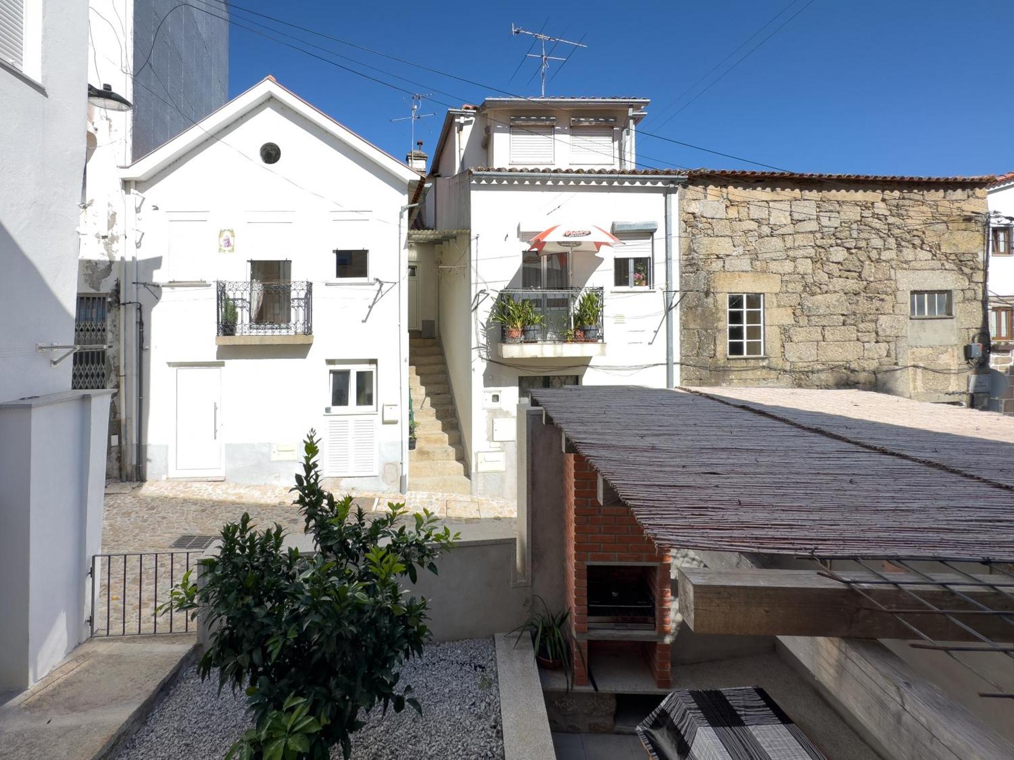 Casa Das Flores أوليفيرا دو هوسبيتال المظهر الخارجي الصورة